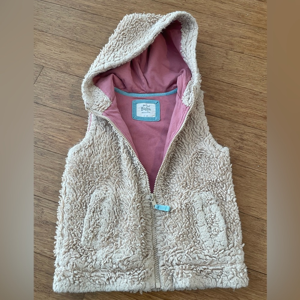 Mini Boden Cream Sherpa Vest with Pink Lining